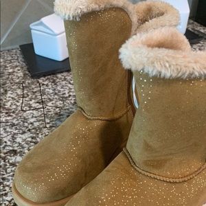 Girls size 4 boots : BRAND NEW